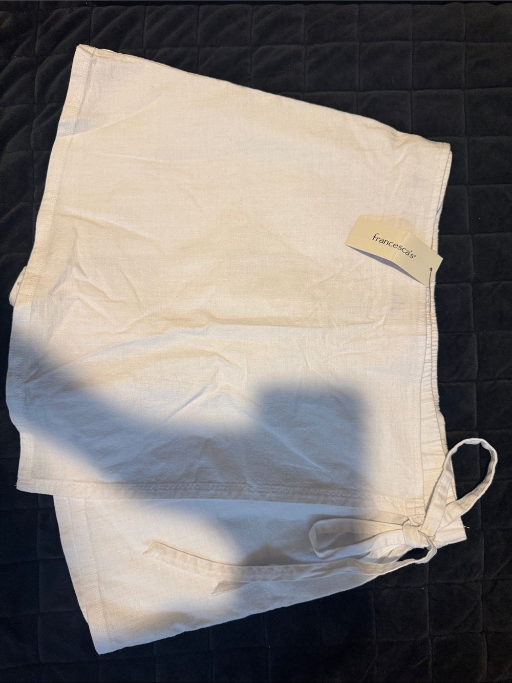 Francesca's Collections Cream Tie-Waist Bermuda Shorts